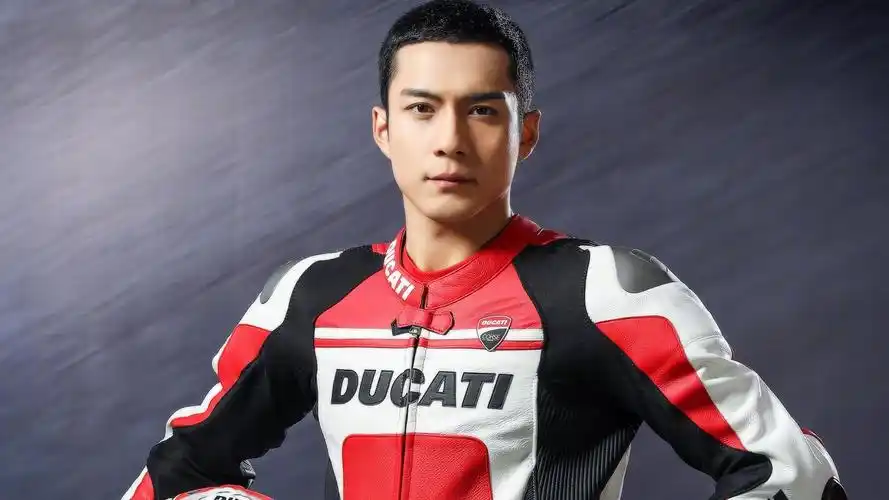 时尚壁纸,韩东君,明星,帅气,时尚,电脑壁纸,壁纸帅哥明星小鲜肉韩东君