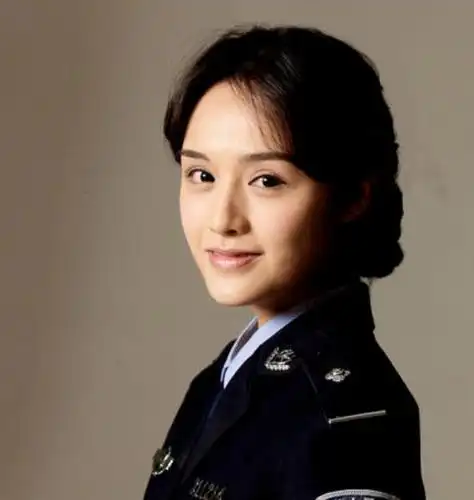 17岁荣登春晚,大红大紫时嫁给外卖小哥,今丈夫逆袭成双料影帝