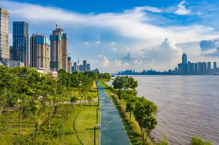 庞大的露天公园,风光壮阔|武汉江滩|江滩|汉阳江滩_新浪新闻