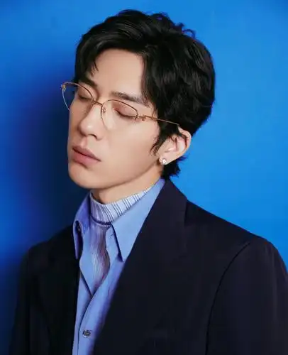 井柏然斯文眼镜杀