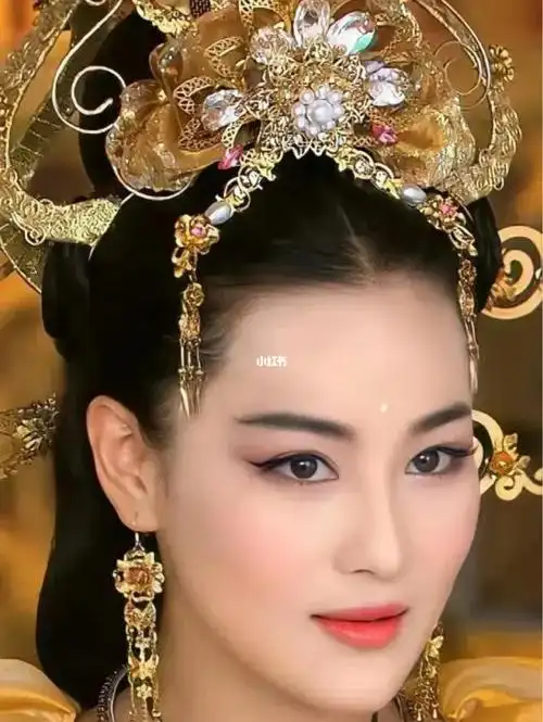 张馨予古装造型