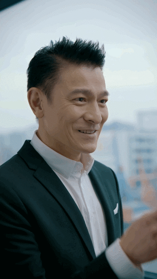 超级正能量的偶像,演艺圈艺人的梦中情人,天王刘德华出道40年!竟然!