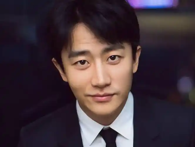 不演戏就"消失"的黄轩个人资料,是娱乐圈"独一无二"的存在