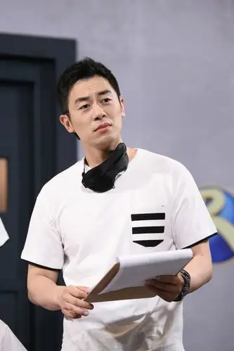 朱亚文《奔跑吧》脱袜大战pk林峯 猫鼠游戏谜底即将揭晓