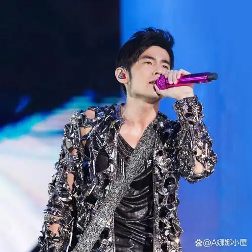 周杰伦《魔天伦》世界巡回演唱会