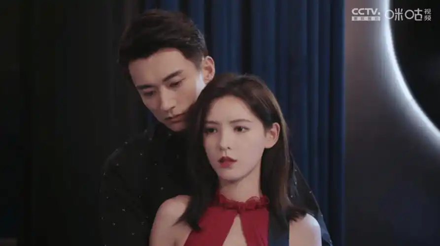 张予曦 刘学义的《夜色暗涌时》,凭啥这么火?