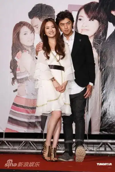 图文不会爱你夜市放映林依晨与陈柏霖