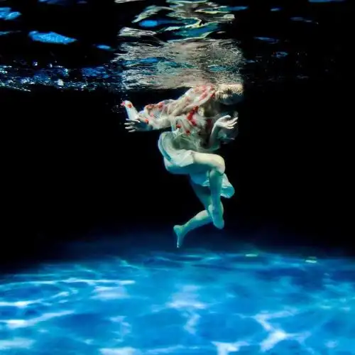 水下舞蹈一一穆老哥摄