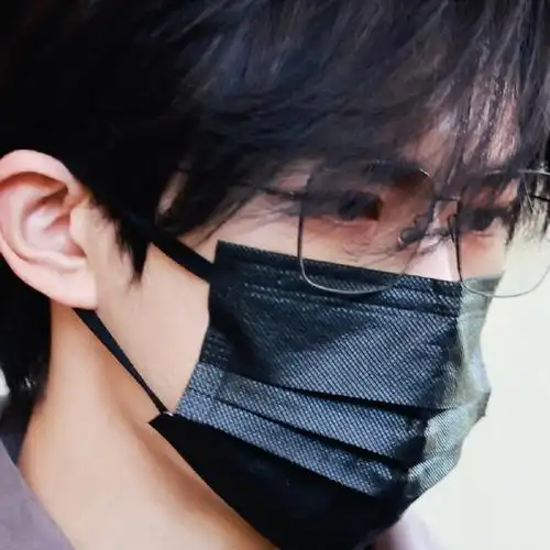 易烊千玺积家全球代言人