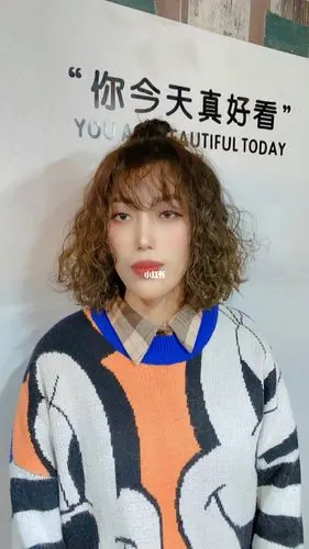 发量少的妹纸冬季一定要 烫一个羊毛卷(蛋卷头改善头发扁塌服贴,视觉