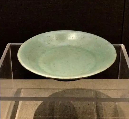 汝窑盘,河南省宝丰县清凉寺村窑址出土,河南博物院藏.