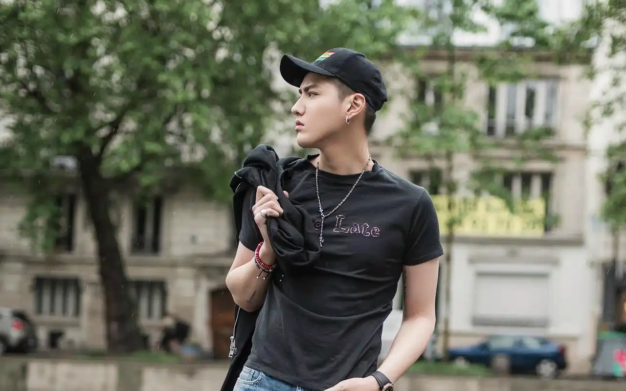 吴亦凡帅气写真桌面壁纸高清大图预览1920x1200_大陆明星下载_美桌网