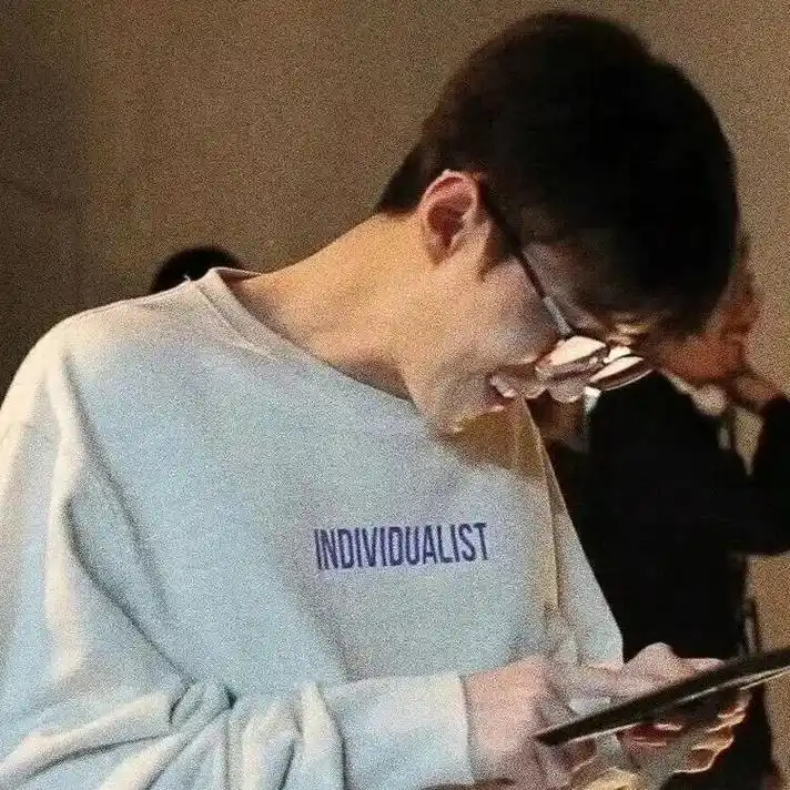 吴世勋头像.我觉得吴世勋这样的男人就应该找zyr这样的女人 - 抖音