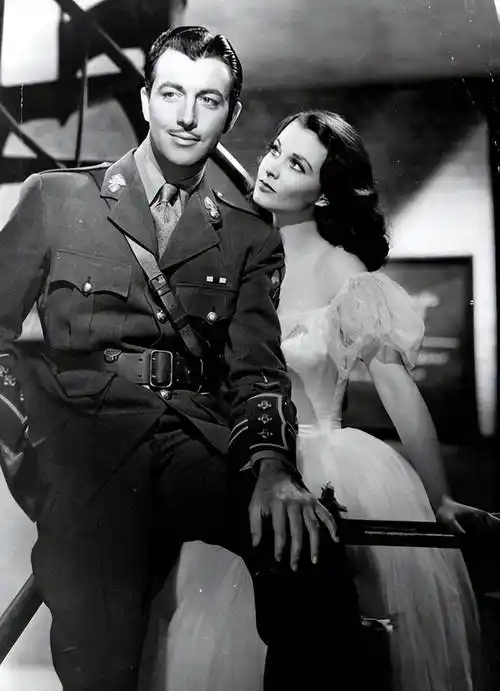 《魂断蓝桥》:描绘了战争对人们的影响,表达了面临困境时的勇气_电影