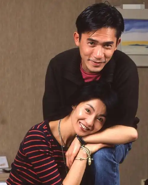 2000年,张曼玉与梁朝伟同框,终于明白了什么"般配"
