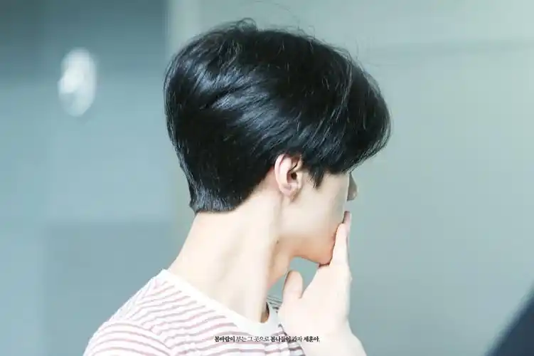 我要饱满的后脑勺!