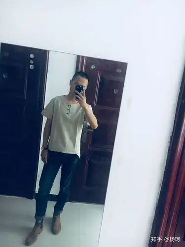 在净身高一米七的男生会显得很矮吗?会影响工作吗?还有找对象呢?