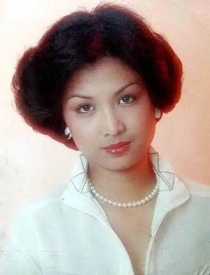 p>薰妮,香港女歌手.