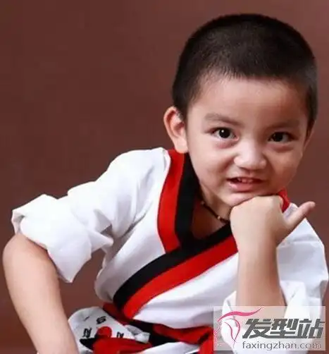 男童剃寸头发型 酷炫利落从小就帅--sms580