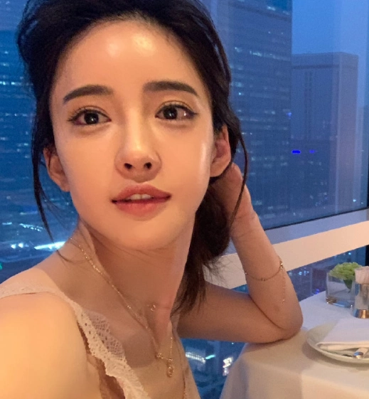 潘南奎在国内火了曾经的网红变成了女总裁真有一套