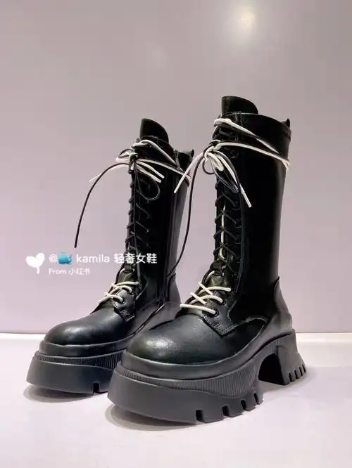 超轻设计感中筒马丁靴