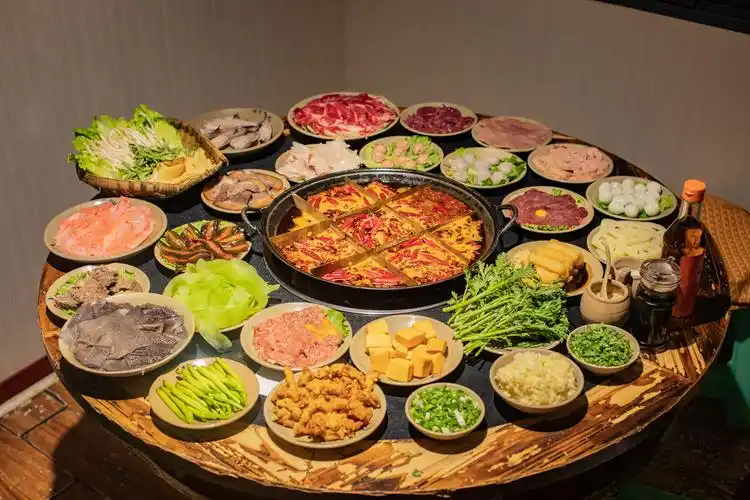 本地人私藏的美食丨渝味晓宇火锅,重庆土著才晓得的老火锅店