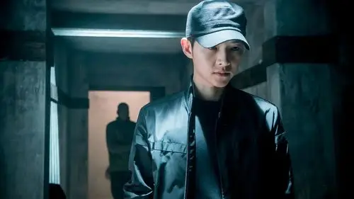 宋仲基《太阳的后裔》黑装帅气剧照图片桌面壁纸