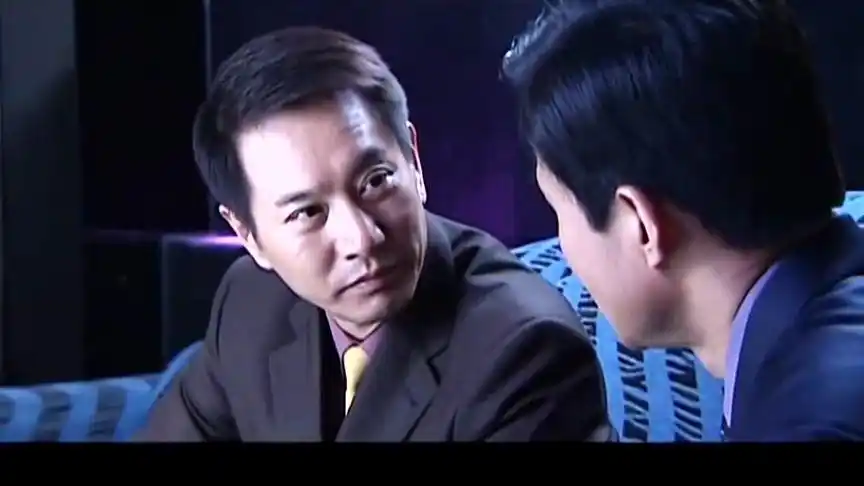 市委布置的扫黄打黑行动却被黑老大兆辉煌用来铲除异己,太可怕