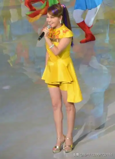 乌兰图雅【20首】草原情歌,真的每首都好听,分享给朋友们 - 西瓜视频