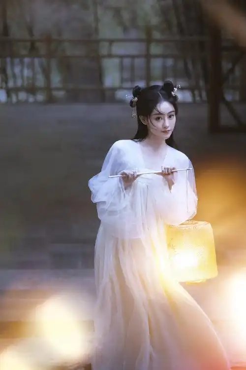 祝绪丹晒遇龙流萤剧照##祝绪丹轻纱古风造型