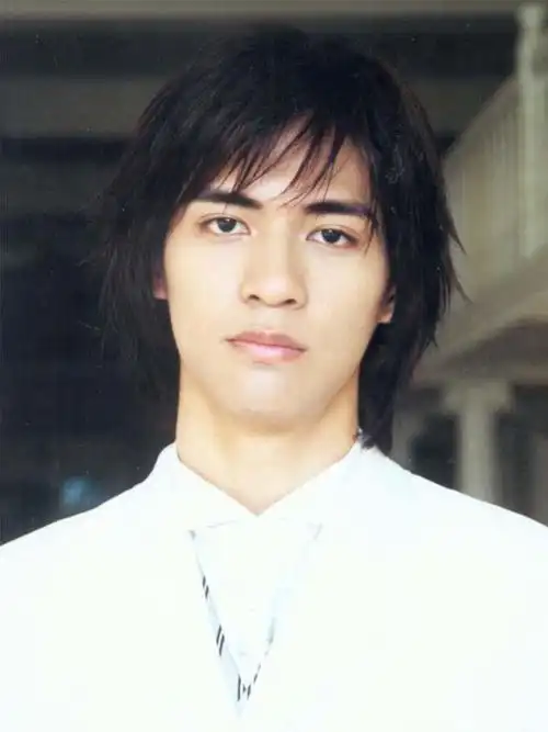 花泽类的扮演者叫周渝民,长得帅气又阳光,曾是很多人的梦中情人.