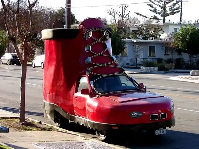 盘点全球造型最奇葩的12辆车洋人的脑洞真的大