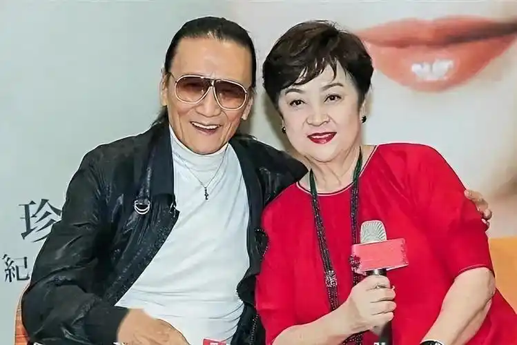 回顾谢贤近70岁时与20岁少女相恋两千万分手费是否符合市场规律