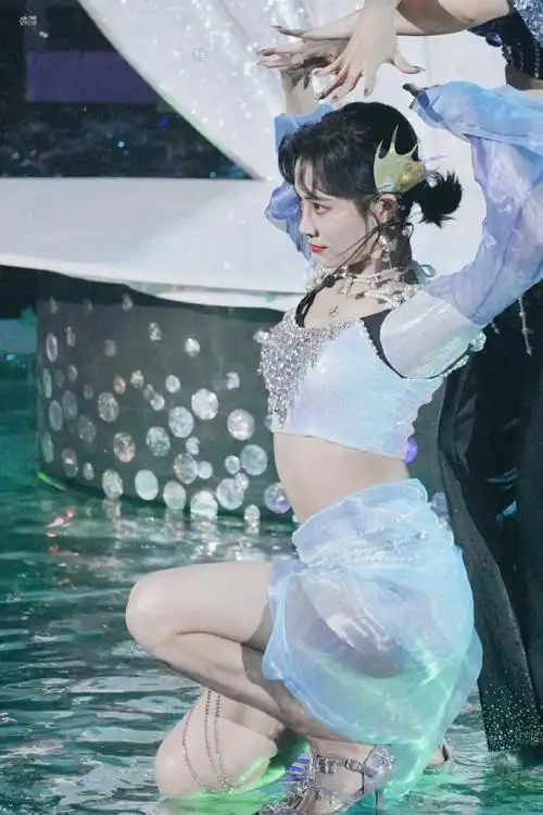 精灵公主许佳琪水上性感妩媚优雅写真59