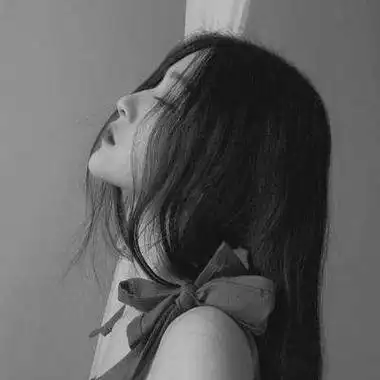 头像女生霸气冷酷黑白2020 心动是本能而忠诚是选择微信头像女霸气