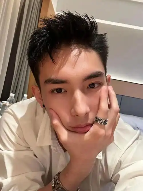 男生除了留"寸头"发型,剪这3款造型也很帅气,完美提升颜值!