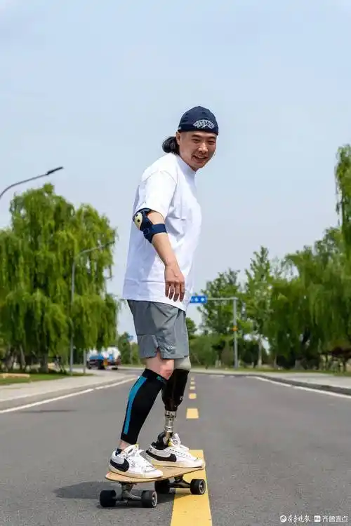 拾光|济南版"刀锋战士",孩子们的"钢铁侠"叔叔_玉君_假肢_潘俊凡