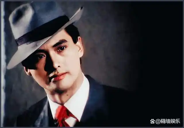 周润发年轻的时候有多帅当年的港片台词和镜头都成为经典