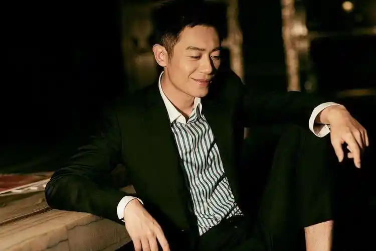 又是什么让他发生了改变.这还是那个有大男子主义的朱亚文嘛?