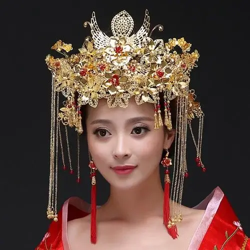 首页 最新动态 凤冠是古代女子出嫁时所带的头饰.