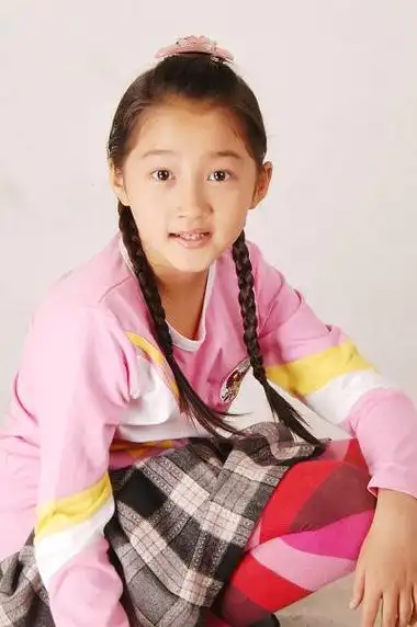 p>关晓彤,1997年9月17日出生于北京市,中国内地影视女演员,歌手.