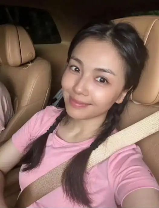 刘涛米兰时装周生图流出脸部僵硬法令纹深与精修图差别好大