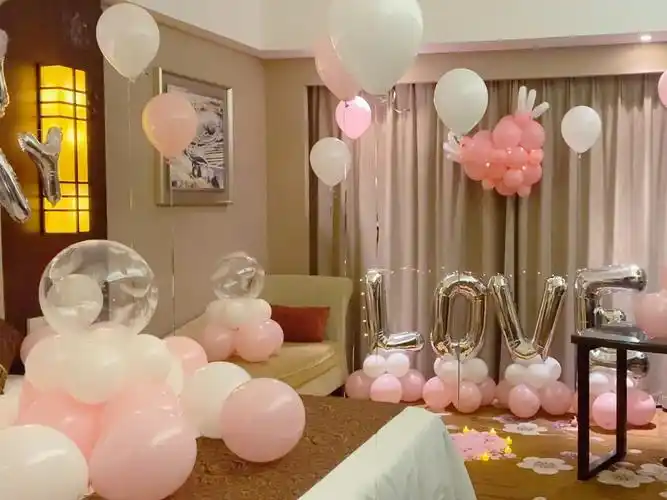 房间布置生日惊喜气球布置