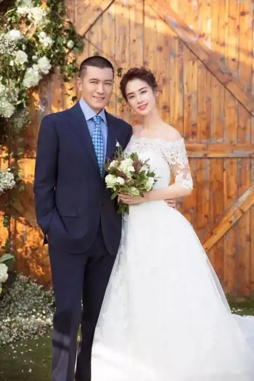 杨子比黄圣依大几岁(黄圣依富豪老公为爱美容)