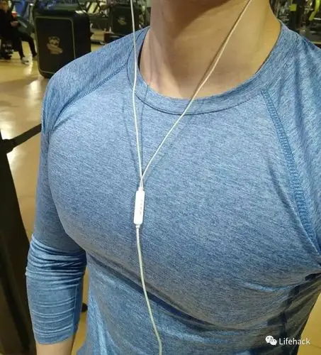 被50个猛男用胸肌强撩,妹子们不淡定了-搜狐体育!!!