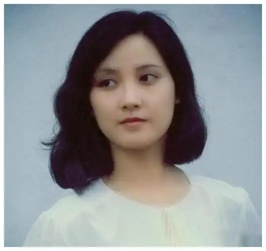 她结过两次婚跟第二任老公签协议今62岁未生过孩子