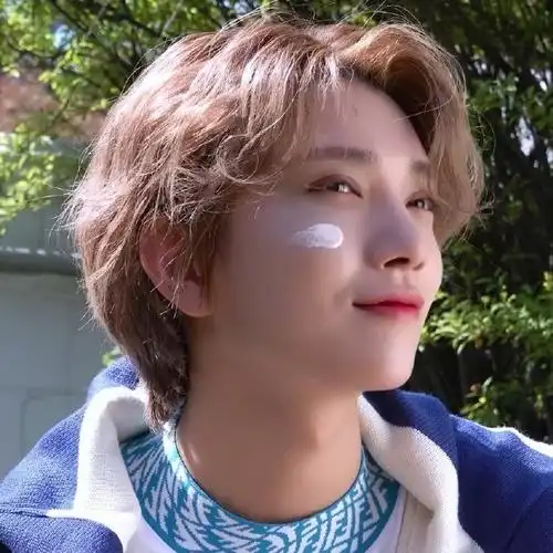 joshua洪知秀超话78#洪知秀雪兔精灵#220712 inside seventeen更新