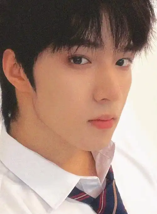 刘耀文叁重楼暨出道四周年演唱会##刘耀文冷脸学长