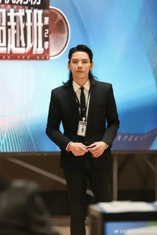 #向佐提到家世哽咽##向佐家教#