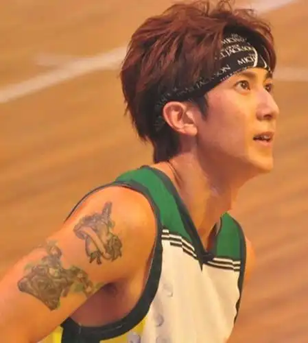 【图】吴尊纹身图案曝光 出书谈婚姻绝不出轨